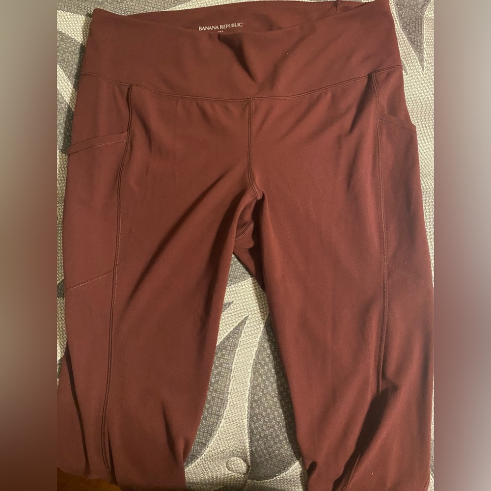Banana republic 7/8 style leggings.